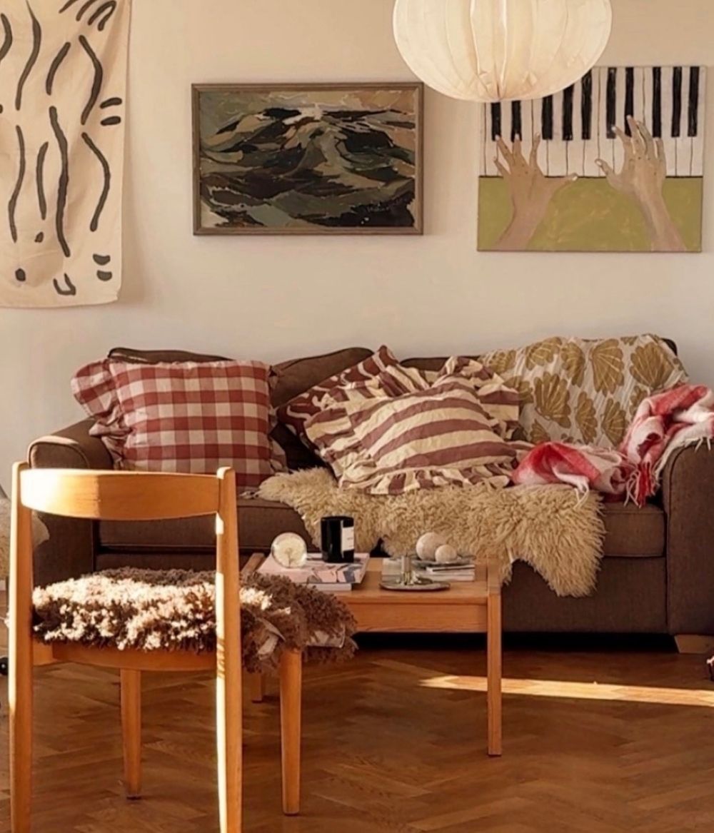 Frill cushion cover Bertel