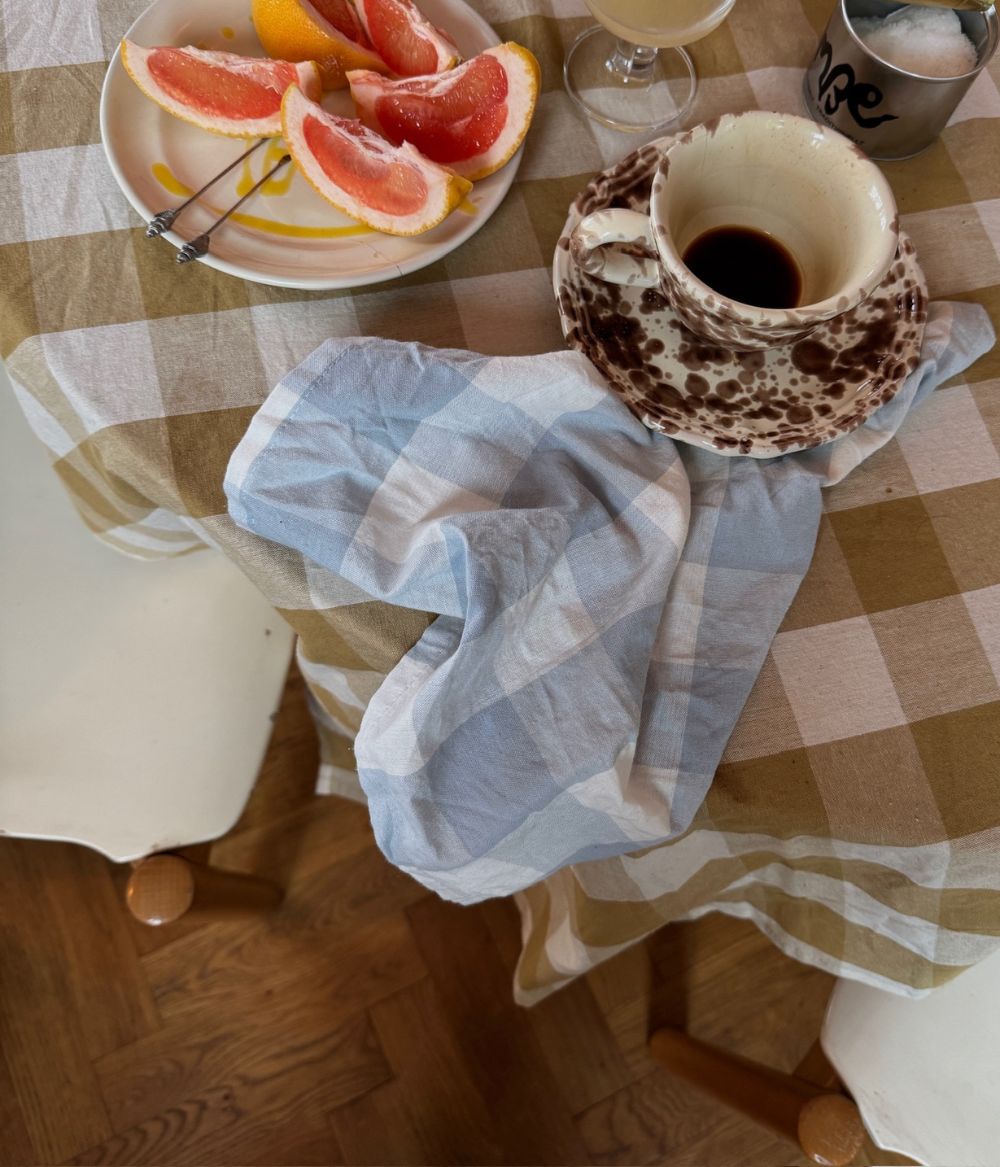 Tablecloth Ruth