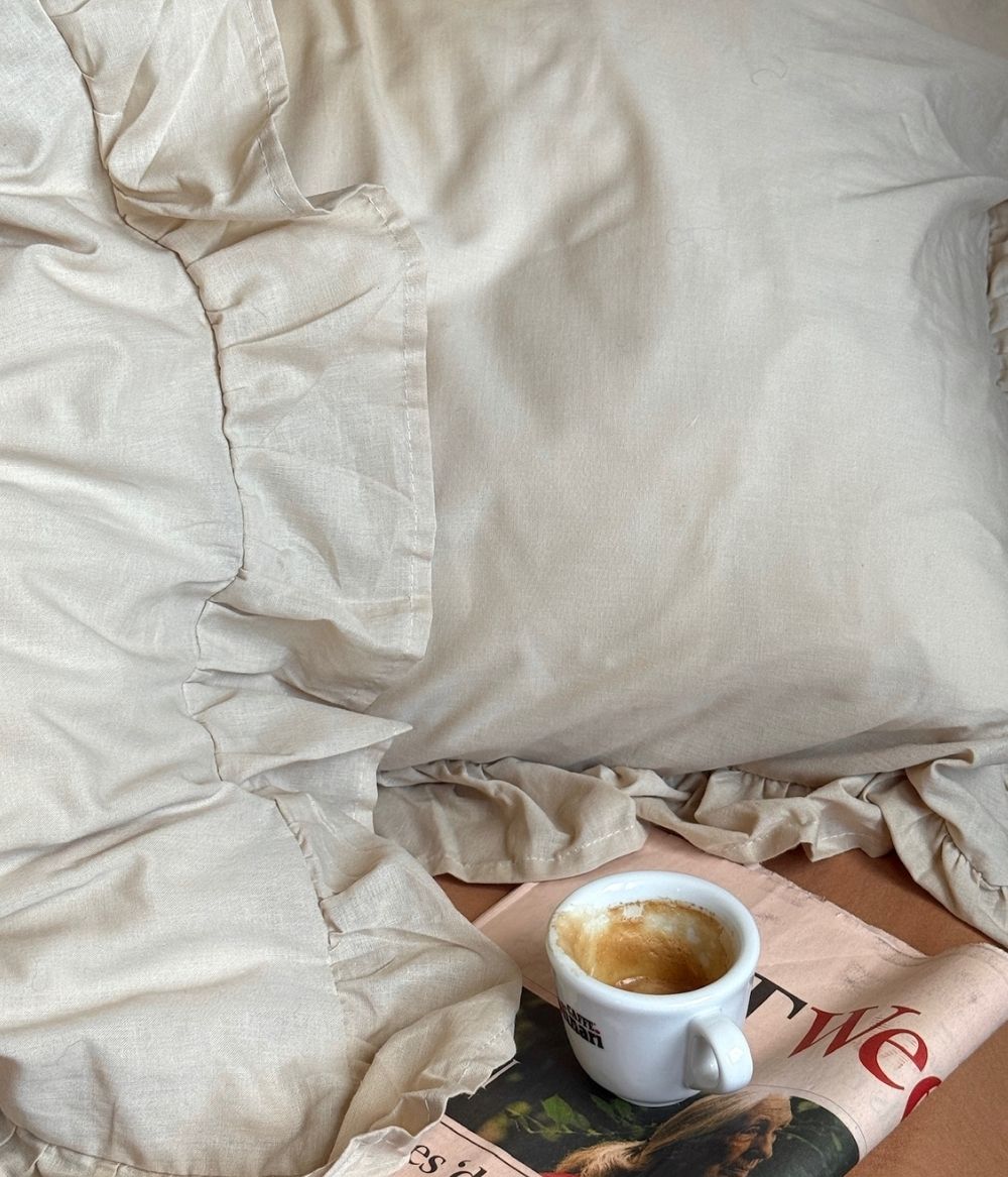 Frill pillow case Pebble