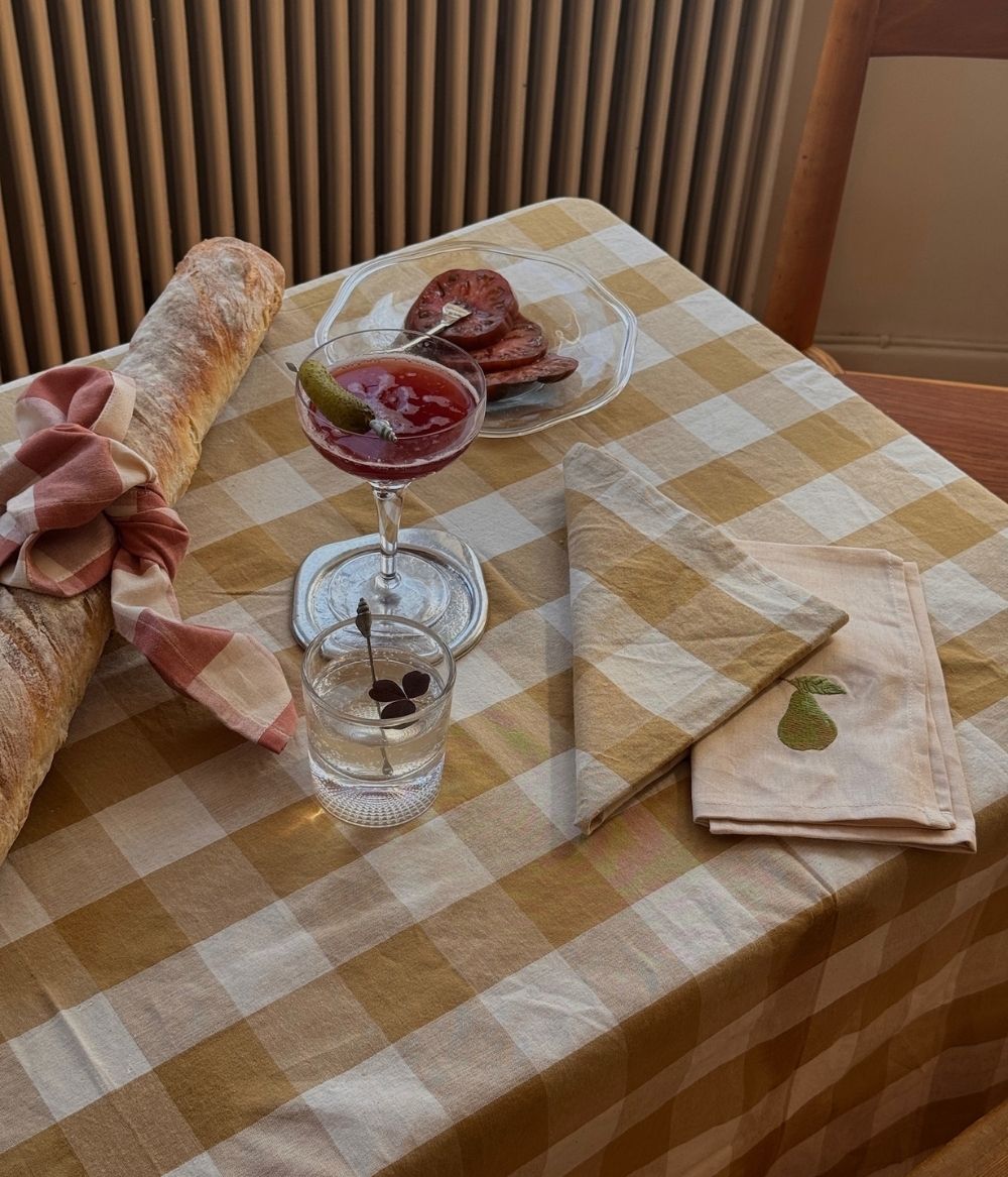 Tablecloth Ruth